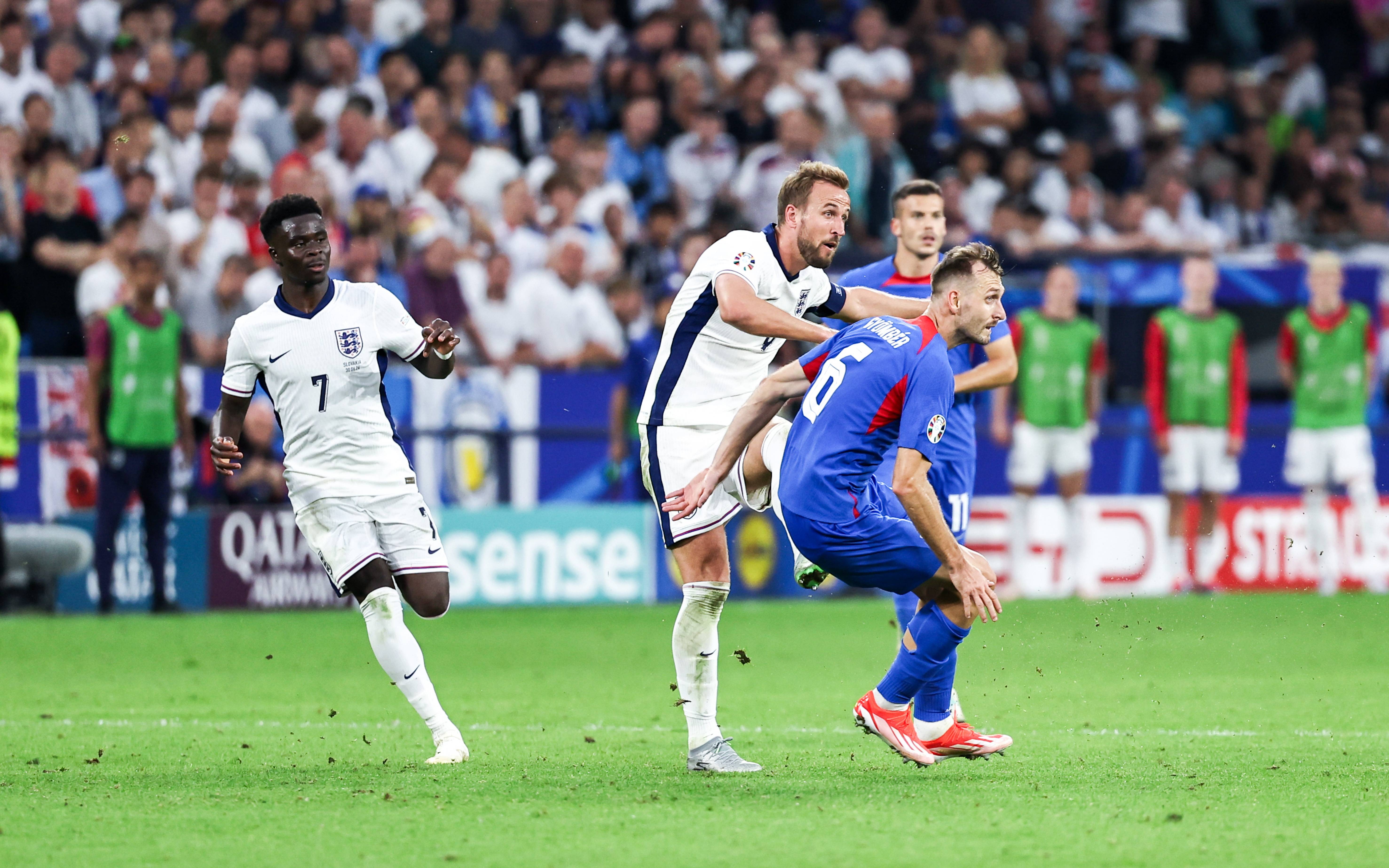 欧洲联赛决战在即,顶尖球队实力对决爆发 欧洲联赛决战在即,顶尖球队实力对决爆发