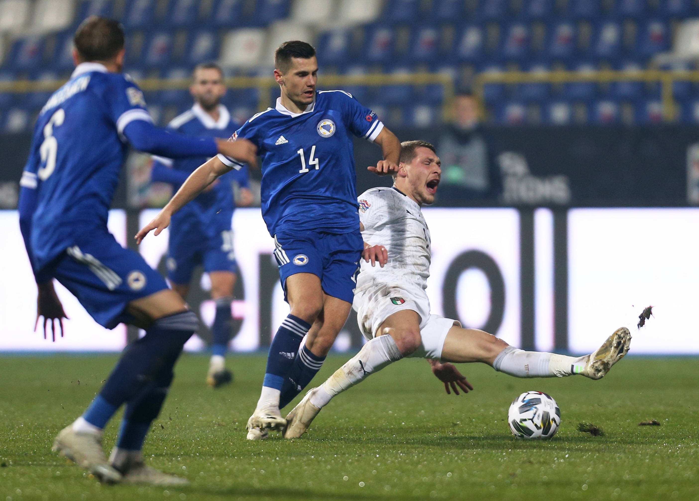 PG电子试玩官网-匈牙利队大胜罗马尼亚，跻身欧锦赛四强