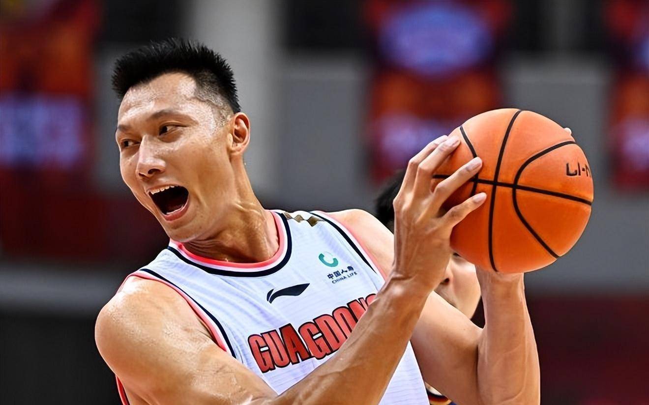 中国篮球赛事的精彩瞬间回顾 中国篮球赛事的精彩瞬间回顾