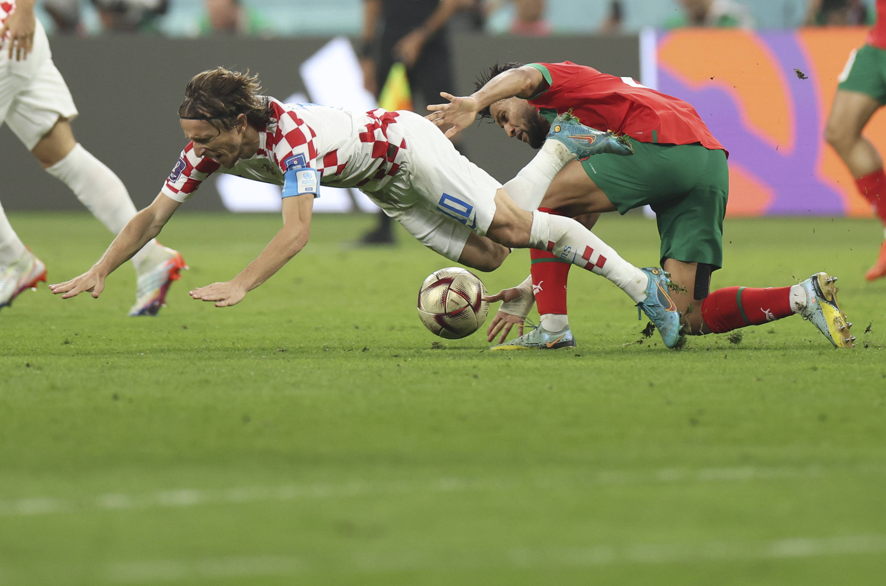 国际足球比赛中的精彩瞬间让人着迷 国际足球比赛中的精彩瞬间让人着迷