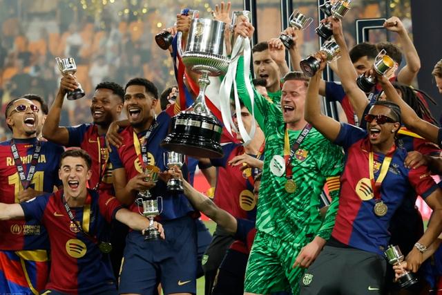 经典德比大战火爆,球迷热血沸腾 经典德比大战火爆,球迷热血沸腾