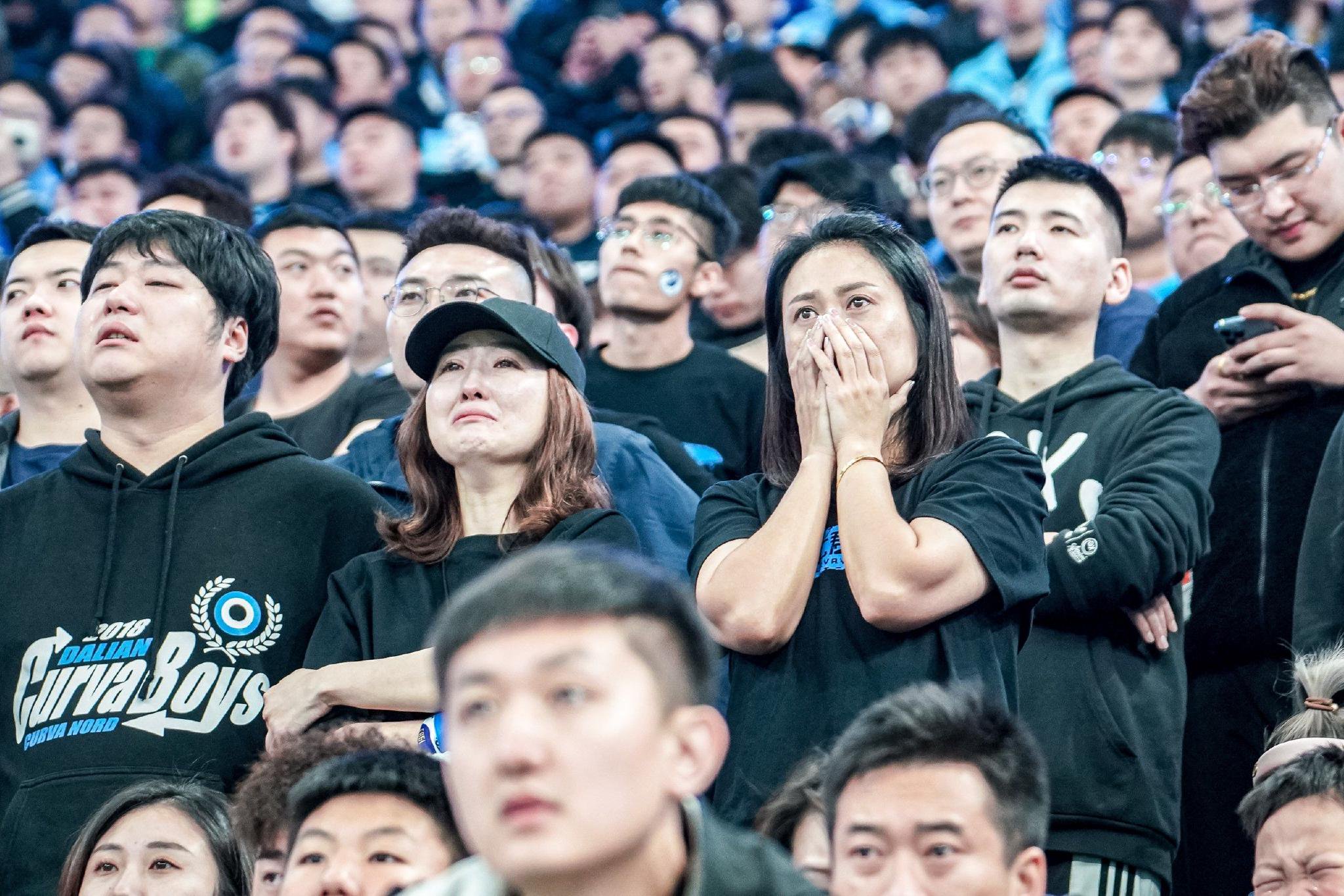 PG电子官网入口-精彩的足球比赛引爆全场，球迷情绪高涨