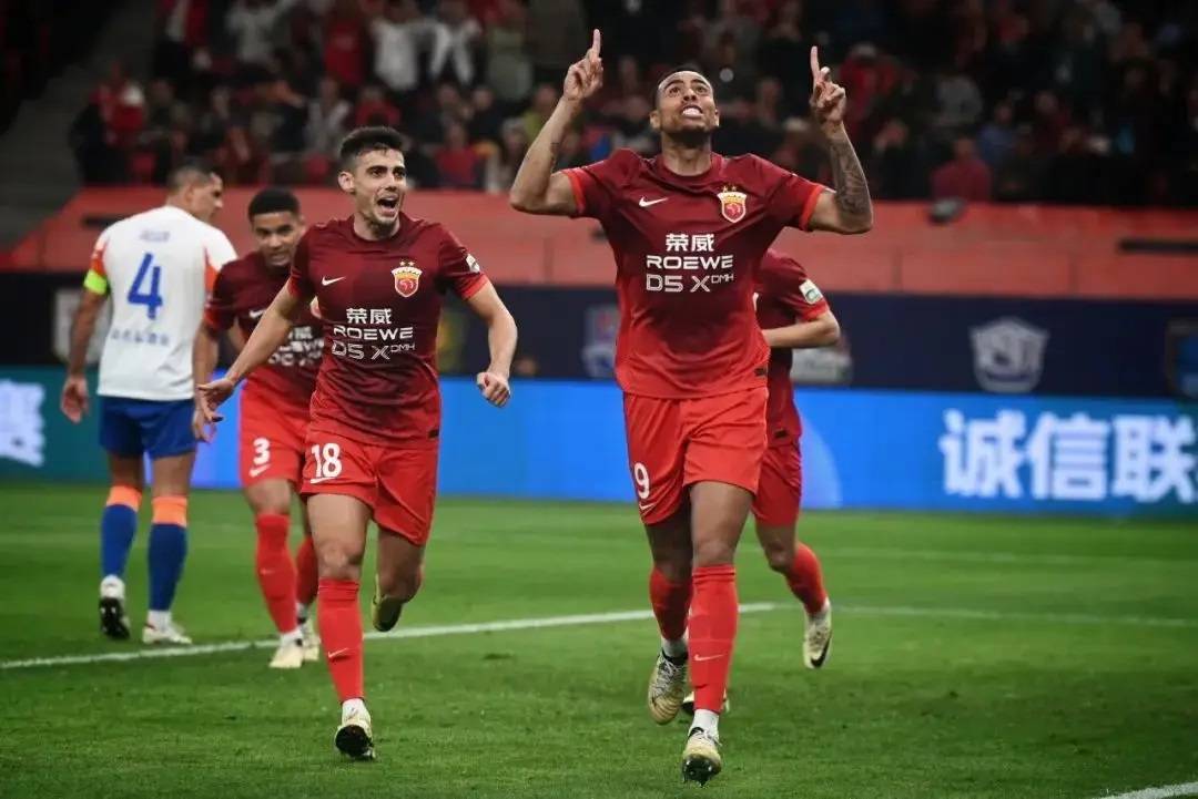 克莱蒙主场失利,保级压力山大 克莱蒙主场失利,保级压力山大