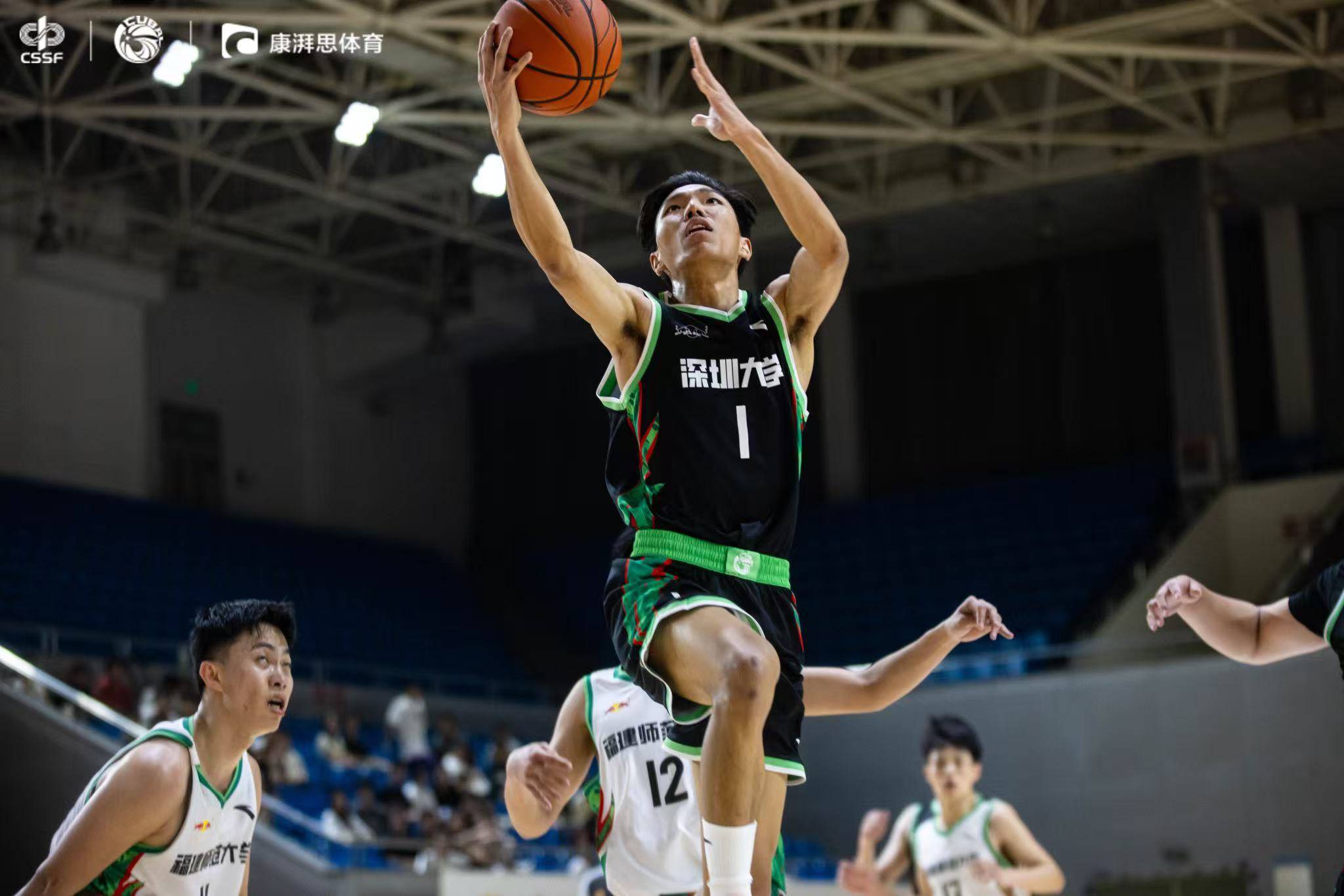 篮球比赛中展现的技艺纯熟动人心弦 篮球比赛中展现的技艺纯熟动人心弦