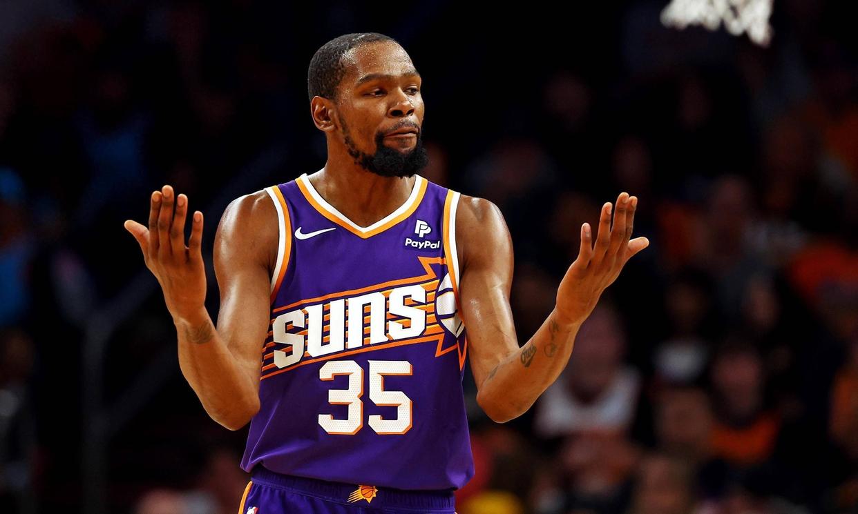 马刺大胜勇士,波普25分领军封王 马刺大胜勇士,波普25分领军封王