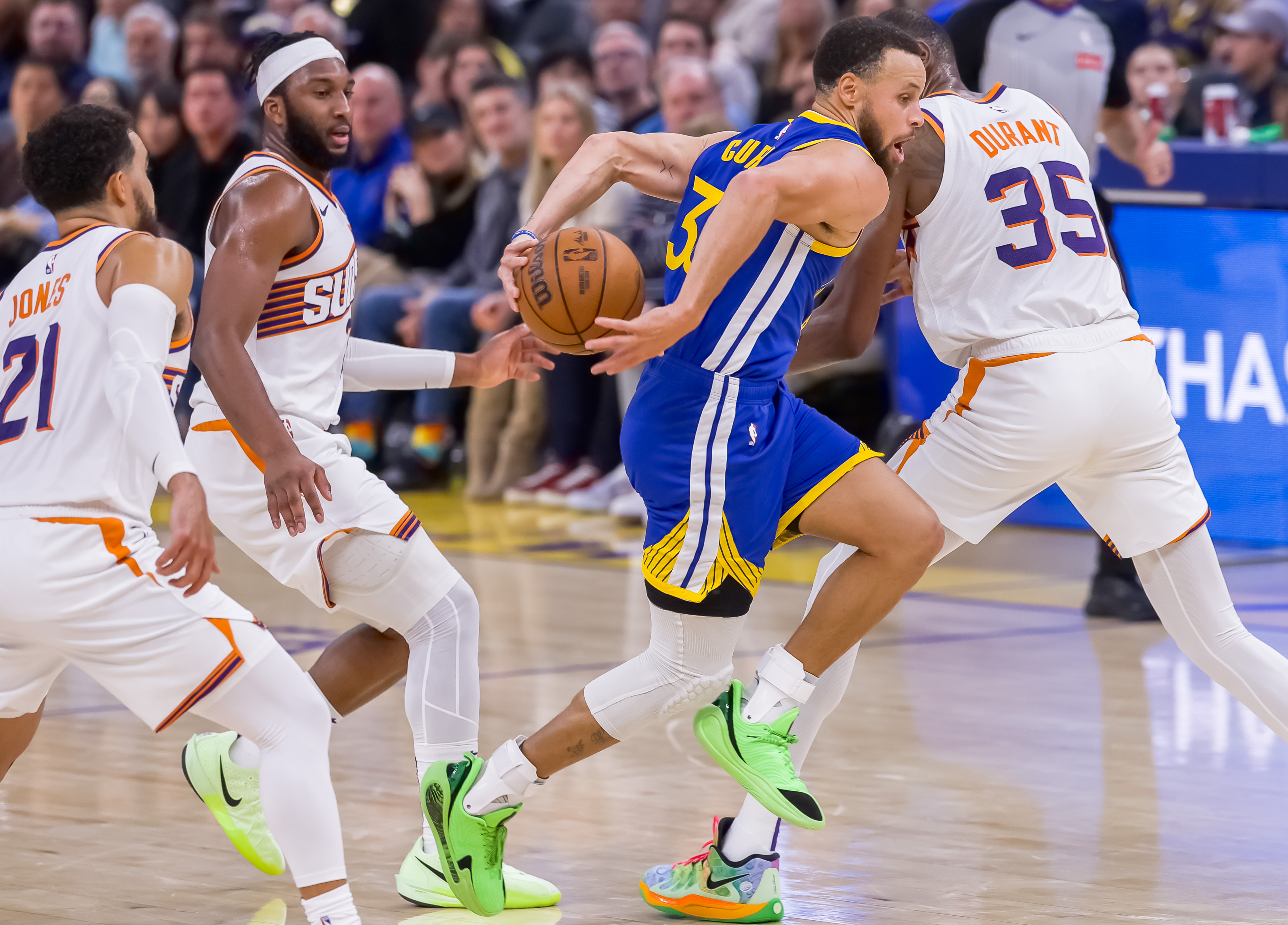 勇士队成功逆转胜利,士气高昂信心十足的简单介绍 勇士队成功逆转胜利,士气高昂信心十足的简单介绍