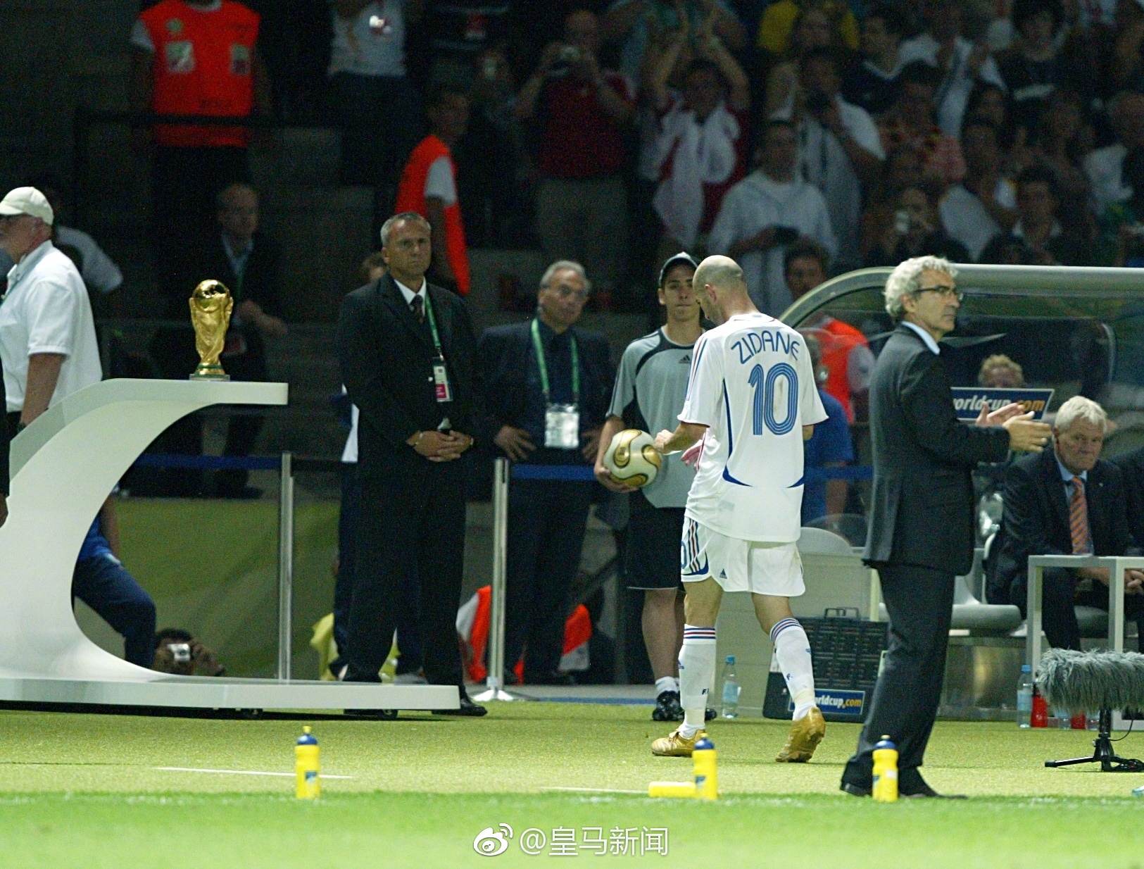 意大利豪门球队凭借一记点球夺得胜利 意大利豪门球队凭借一记点球夺得胜利