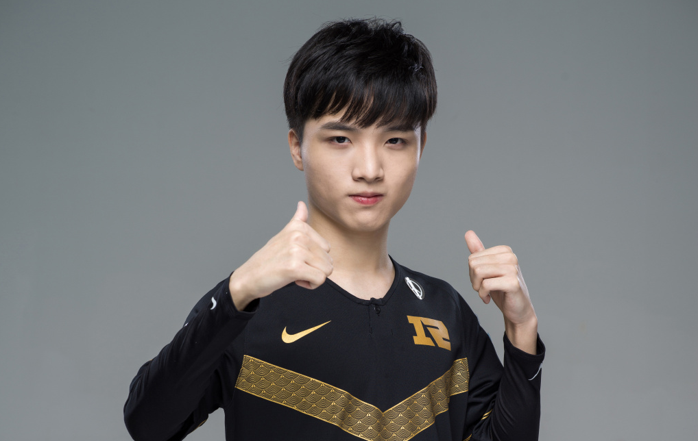 TES鏖战RNG,BDD完成史诗逆转焦点之战四强赛,点燃全场激情 TES鏖战RNG,BDD完成史诗逆转焦点之战四强赛,点燃全场激情