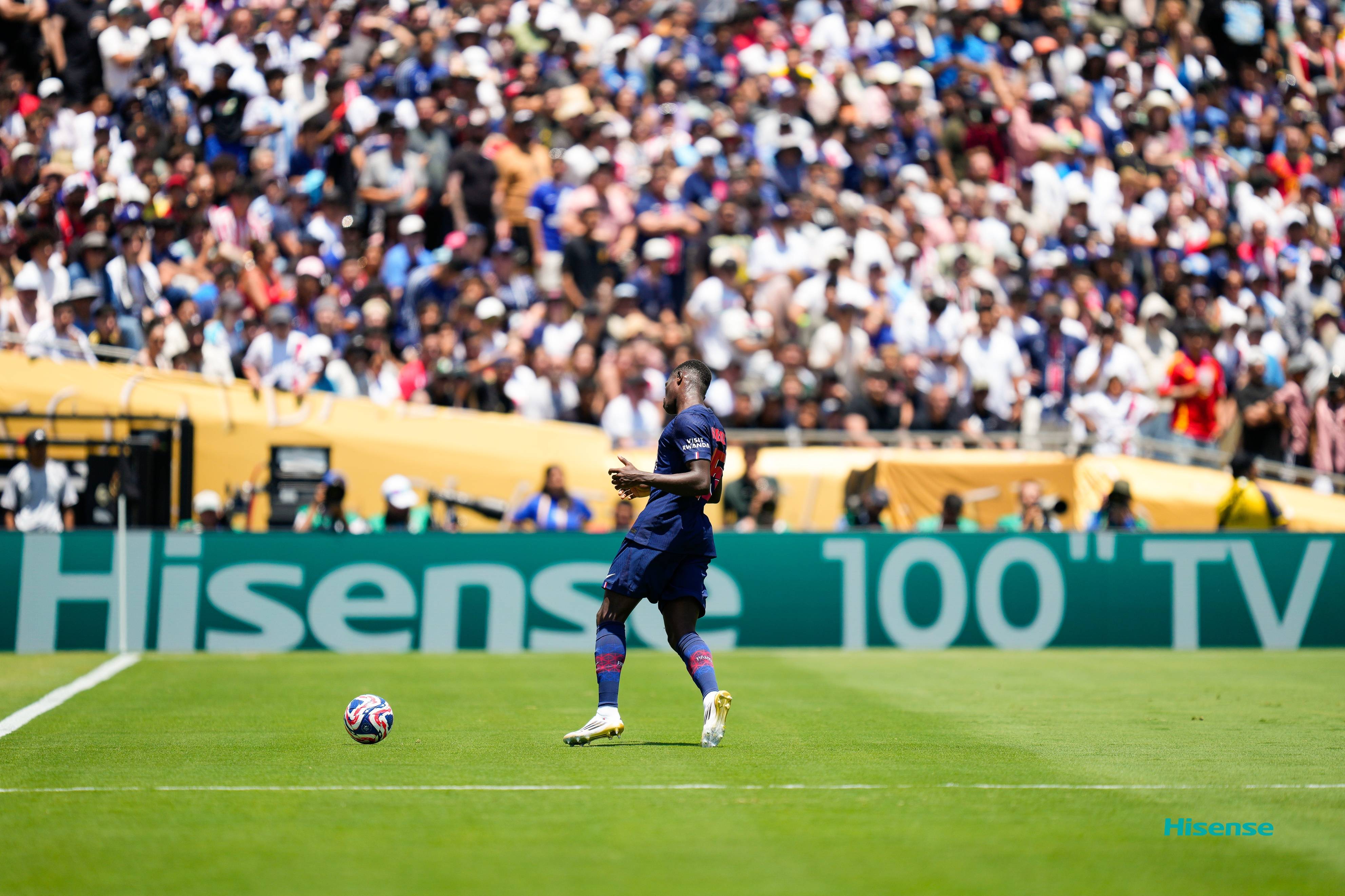 马德里竞技遭遇惨败,教练组急需调整 马德里竞技遭遇惨败,教练组急需调整