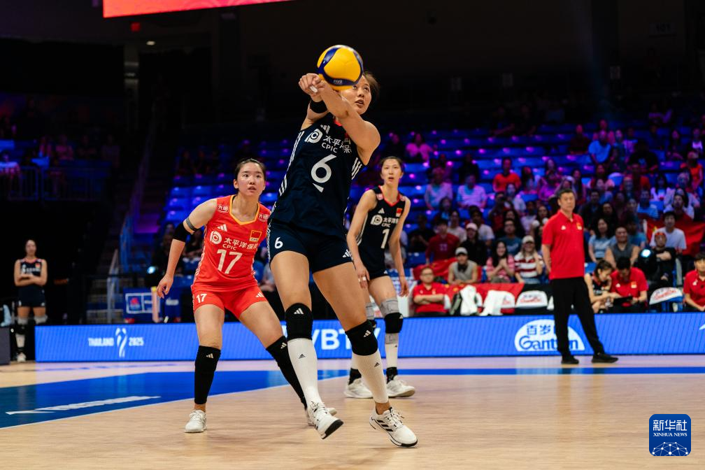 加拿大女排实力强劲,团队战术无敌 加拿大女排实力强劲,团队战术无敌