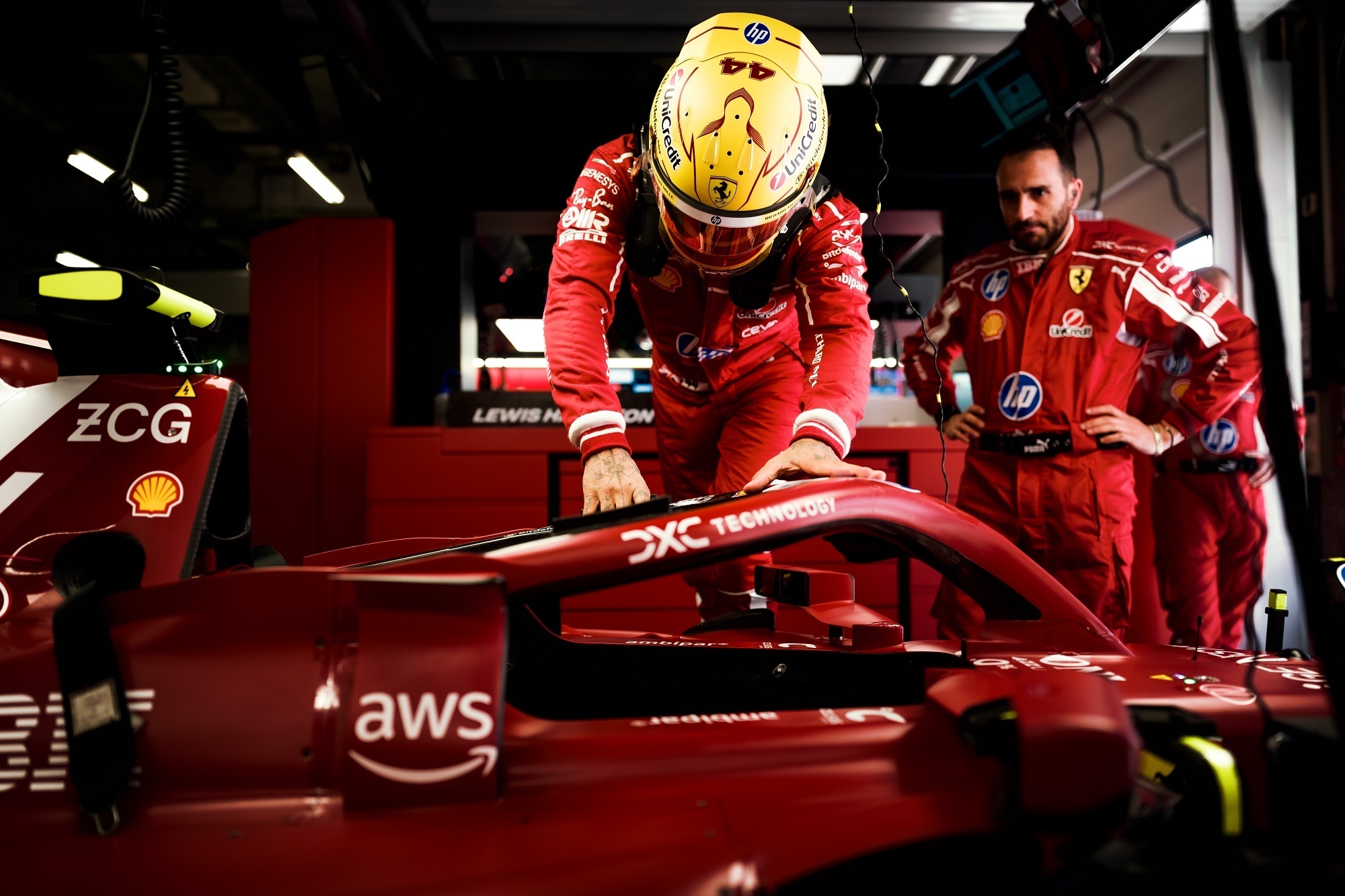 关于法拉利横扫迈凯伦,诺里斯点燃赛场的信息 关于法拉利横扫迈凯伦,诺里斯点燃赛场的信息