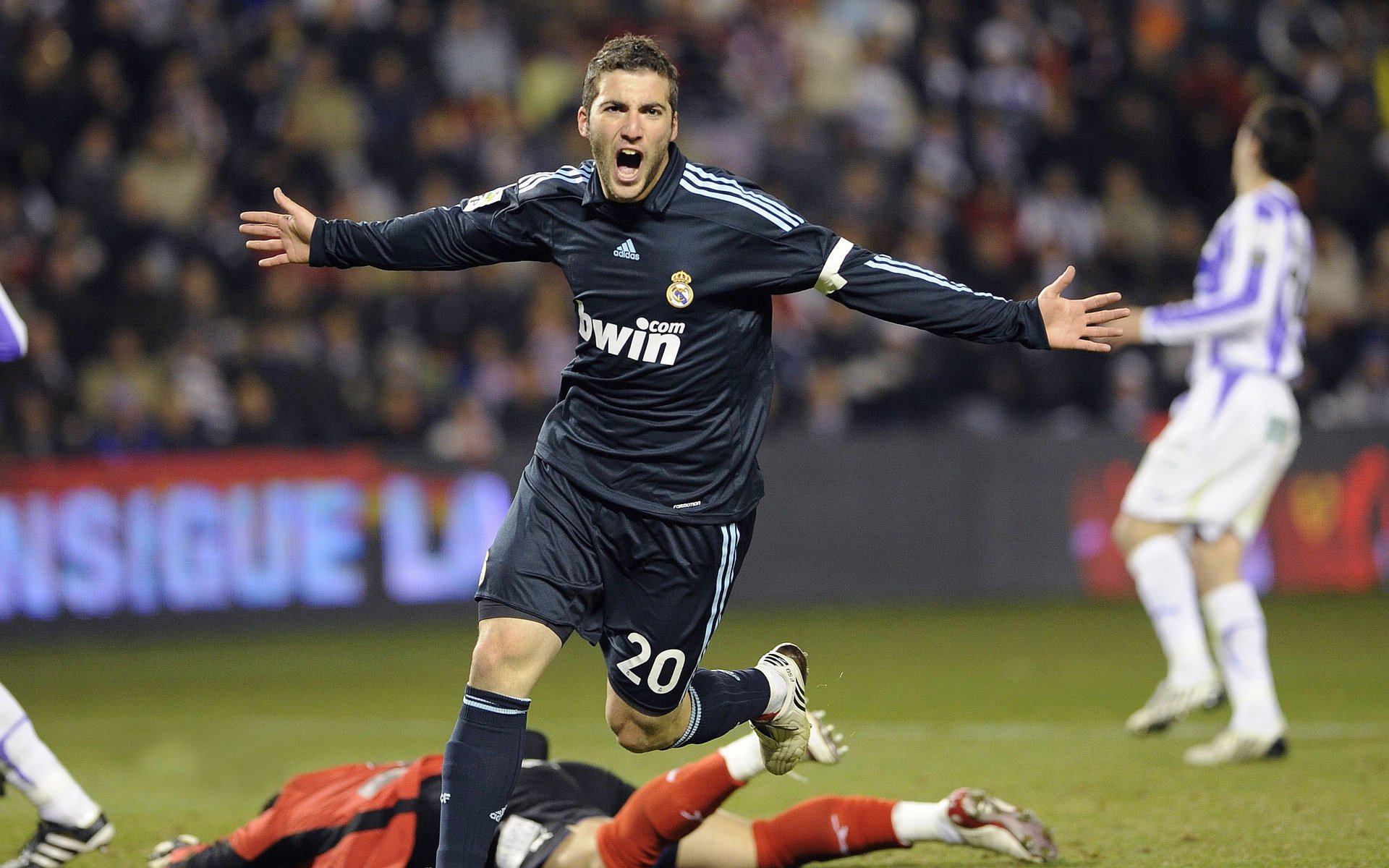 马德里之夜嫁接辽粤风云，当圣西罗的烟花为东北篮球绽放